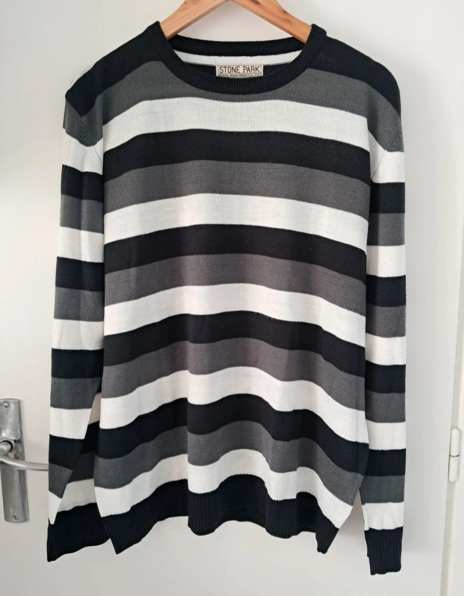 Pull fin taille XXL rayé